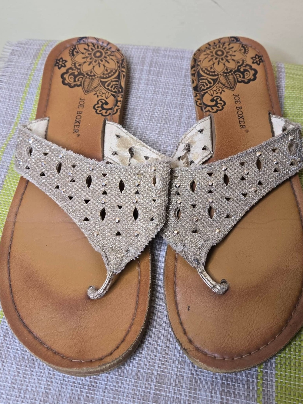 Joe Boxer Silver Rhinestone Thong Sandals Size 7/8 – Sparkly Embellished Flips